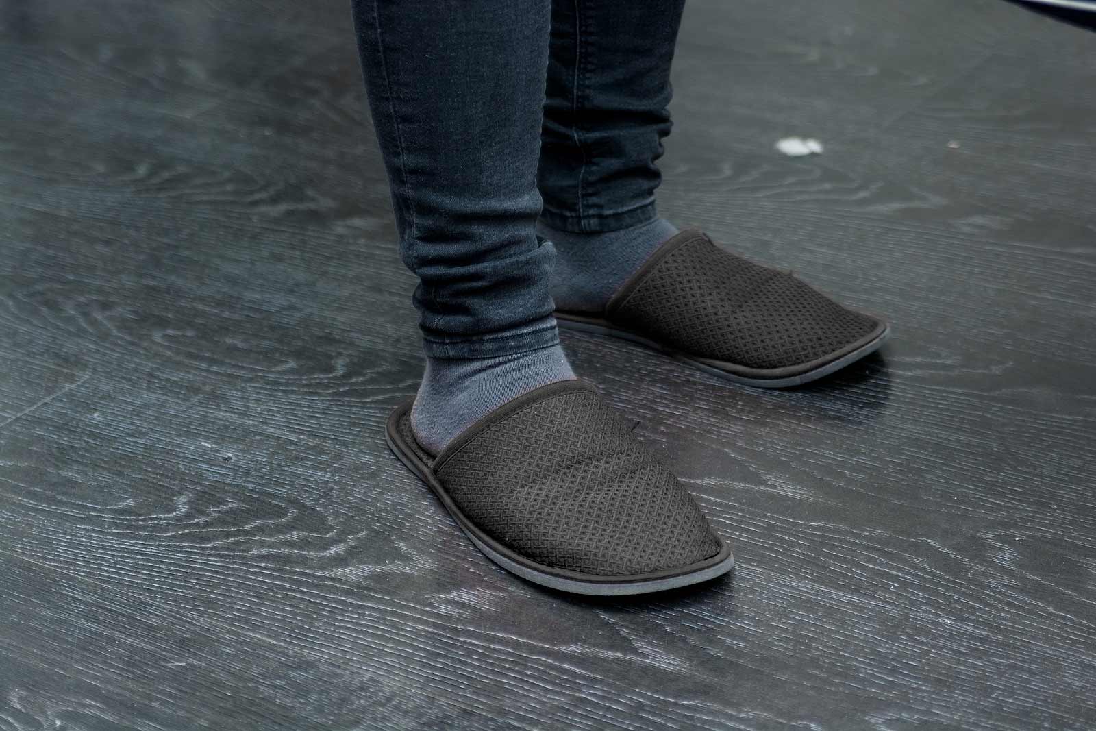 designer house slippers mens
